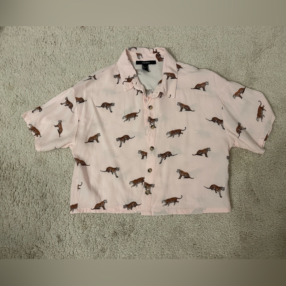 Forever 21 Cropped Light Pink Tiger Button Down Shirt